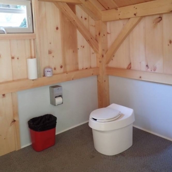 Clivus waterless toilet